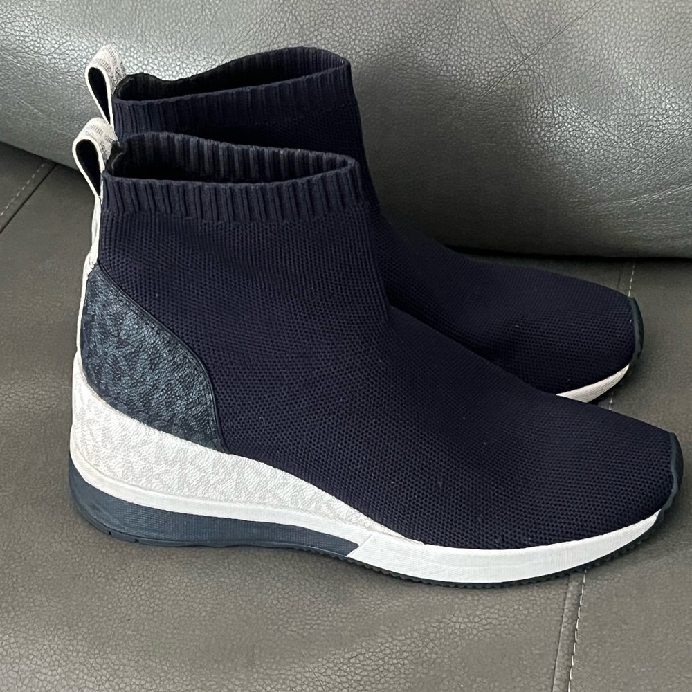 Michael‎ Kors Admiral Blue Skyler Extreme Stretch-Knit Sock Sneakers - Picture 2 of 7